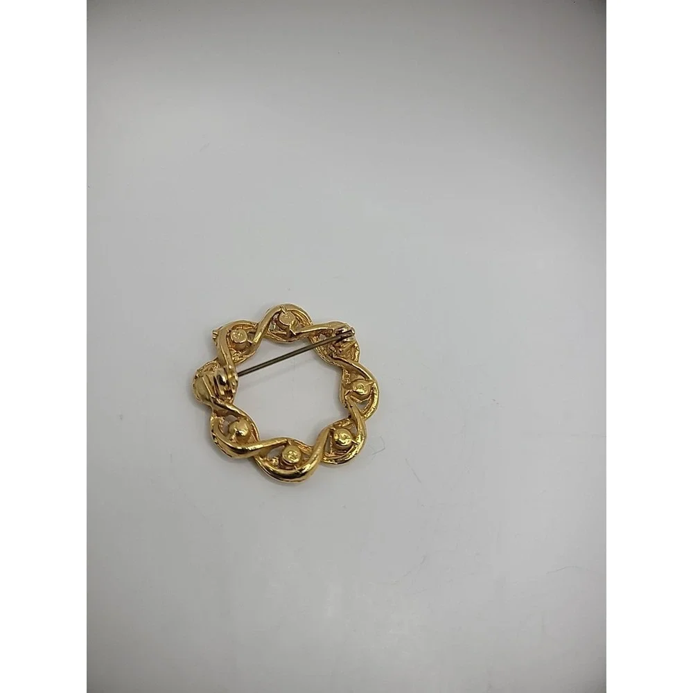 Vintage Brooch Pin Gold Tone Green Crystals Round Twist Embossed Jewelry Costume
